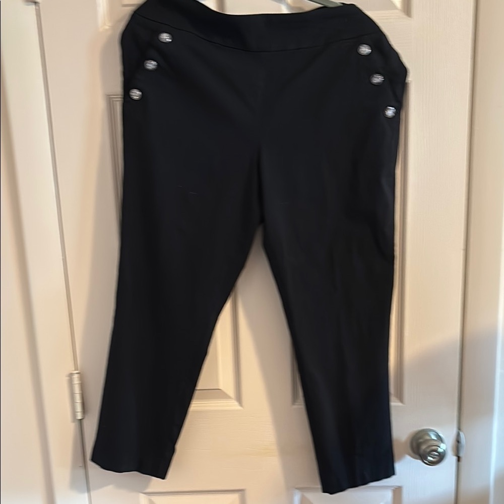 Counterparts Black Ankle Cropped capri pant
